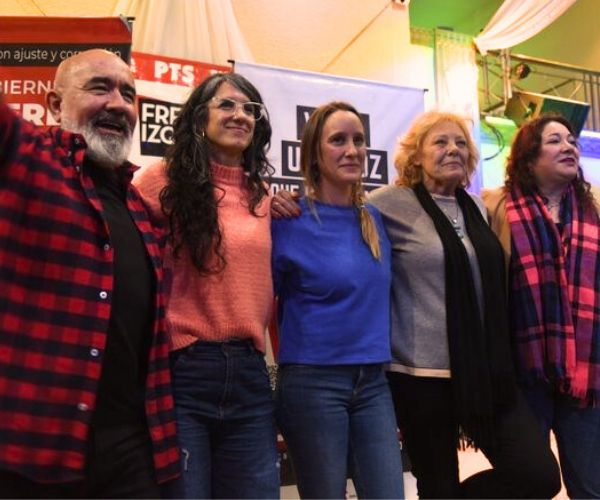 Candidatos del Frente de izquierda unidad en el evento post elecciones. En órden de aparición Raúl Gómez, Laura Vilches, Luciana Echevarría, Liliana Olivero y Noelia Agüero