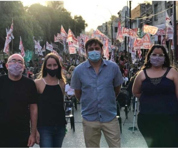 Fotografía del acto del MST en Cordoba con Luciana Echevarría como principal figura y mas de 500 asistentes