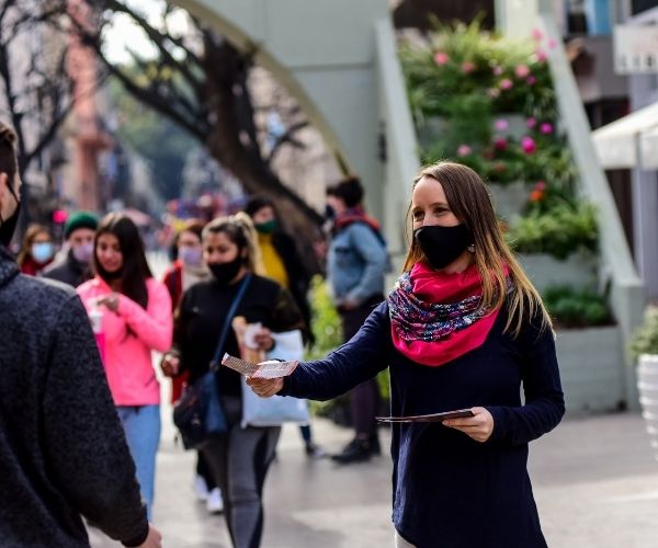 Proponen un impuesto a las viviendas ociosas. Luciana Echevarría “Hay que terminar con la contradicción de gente sin casas y casas sin gente” 1 Destacadas de la web 57 1
