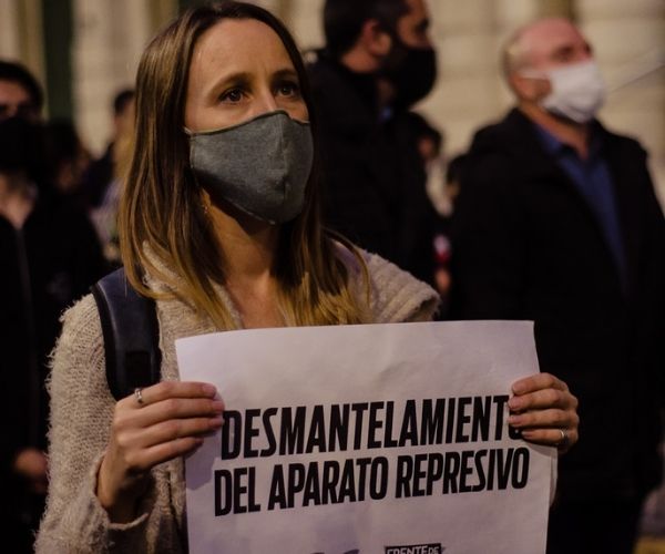 El único protocolo útil es depurar esta policía represiva y mafiosa 1 Diseno sin titulo 85