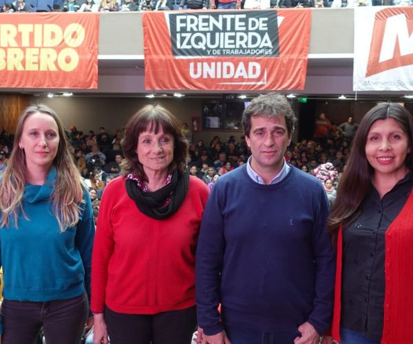 Principales candidaturas de la lista Unidad de luchadores y la izquierda. De izquierda a derecha Luciana Echevarría, Vilma Ripoll, Gabriel Solano y Soledad Díaz
