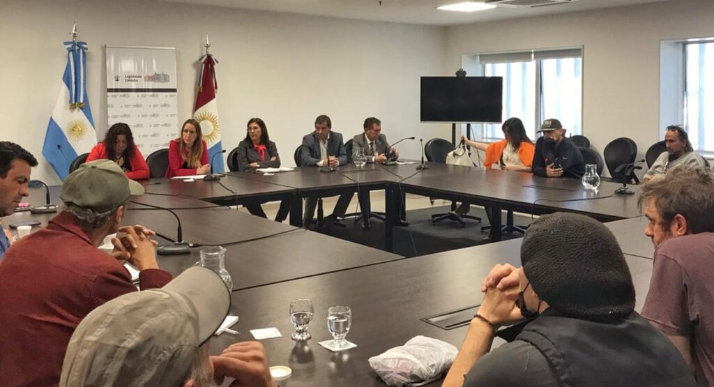 La oposición recibe en la Legislatura a luchadores ambientales del Valle de Punilla 1 WhatsApp Image 2022 09 07 at 12.12.24